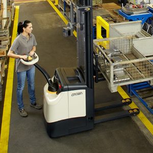 Xe nâng stacker ES 4000